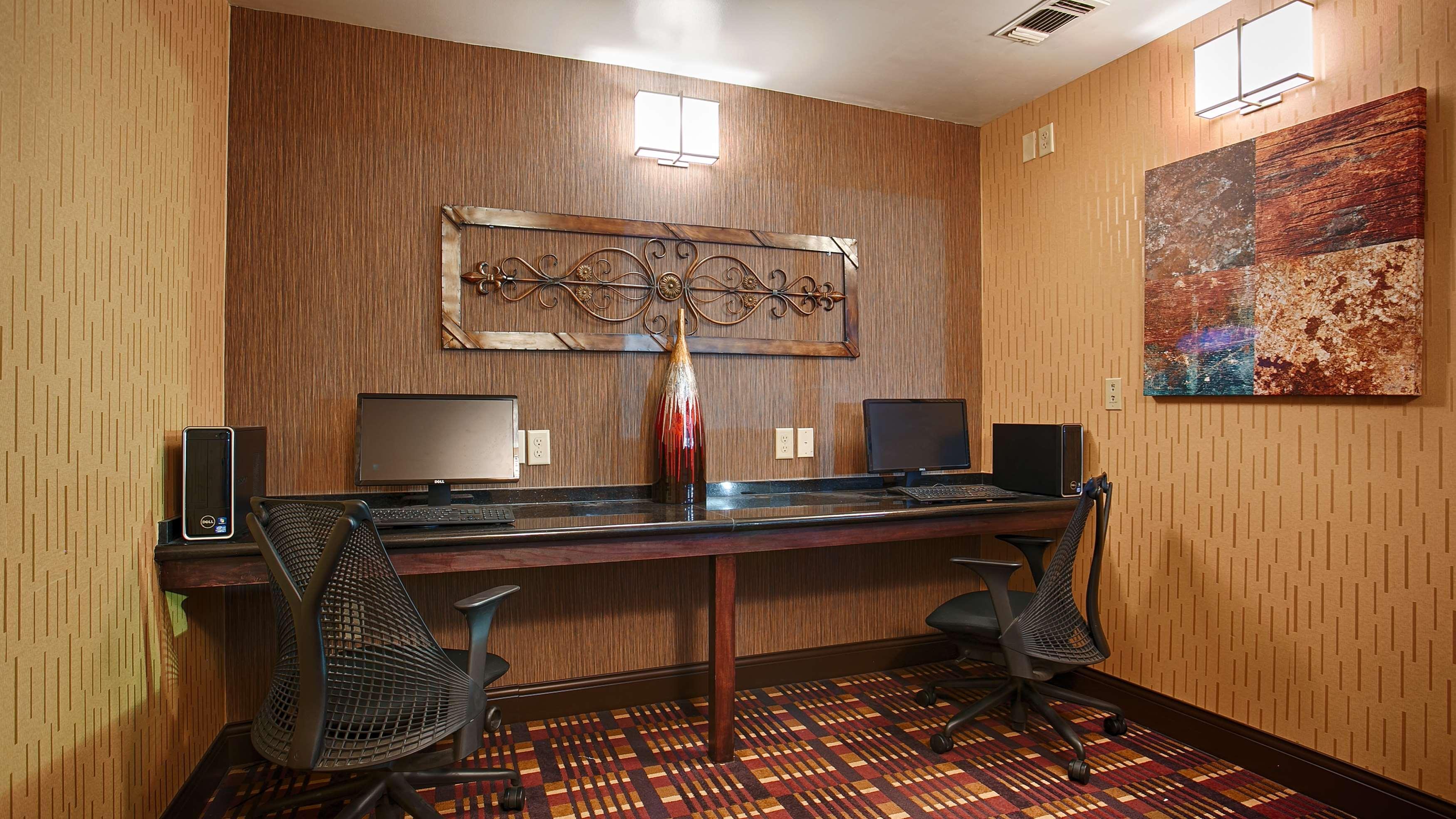 Best Western Plus Midwest Inn & Suites Salina Exterior foto