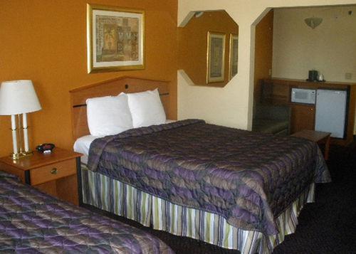 Best Western Plus Midwest Inn & Suites Salina Quarto foto